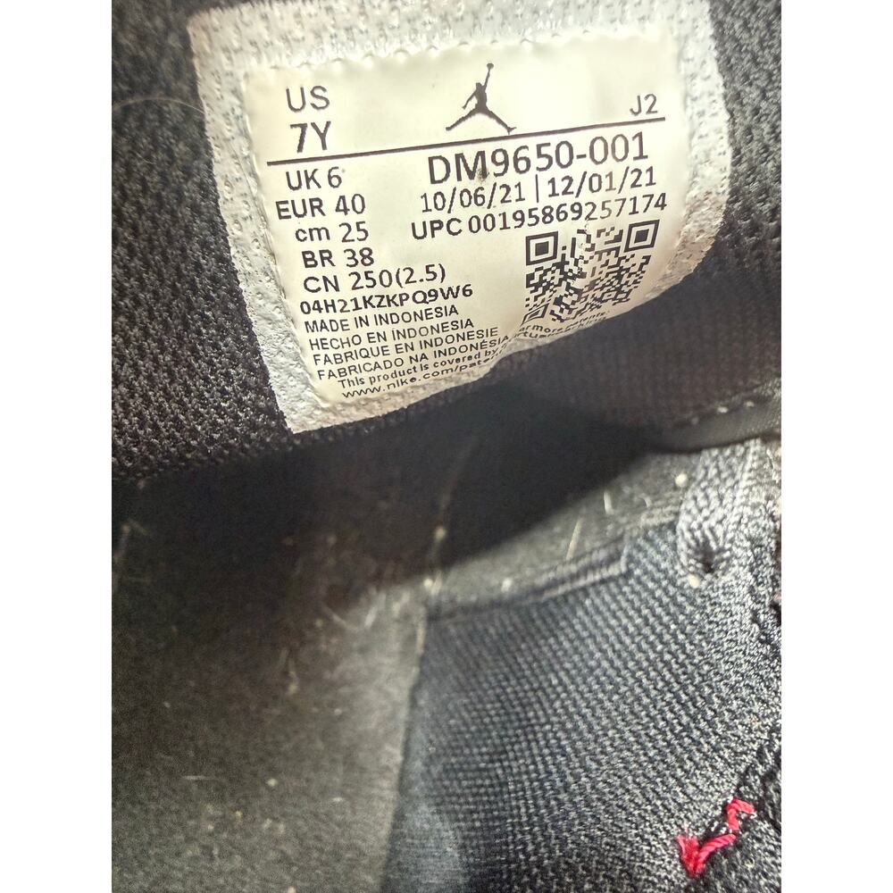 Nike Air Jordan 1 Mid SS "BRED TEXT" Bred DM9650-001 GS SIZE 7Y - Picture 13 of 13
